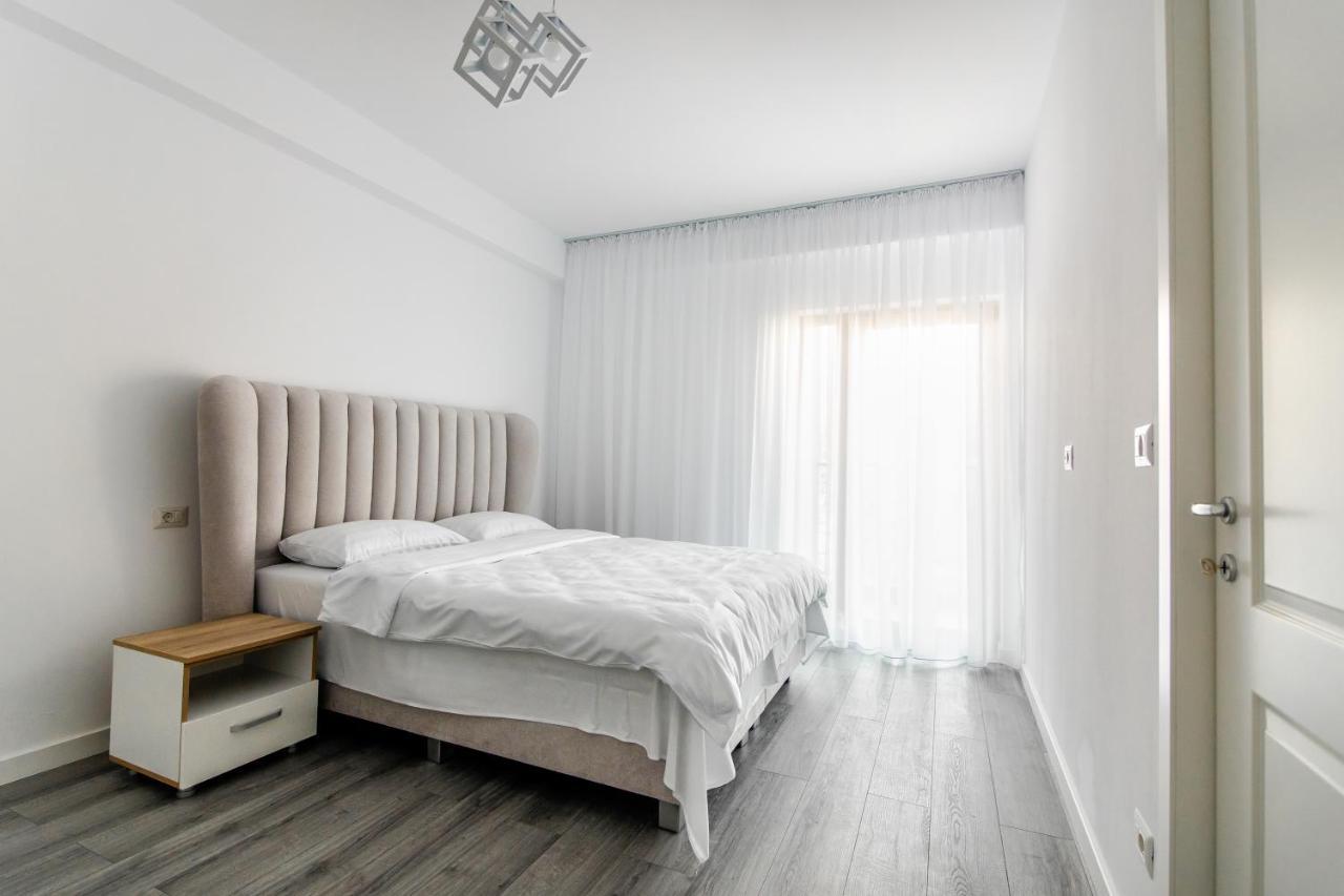 Samplus Central Apartment Craiova Extérieur photo